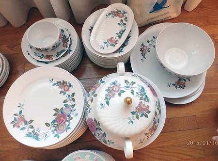 Indira 9" Round Vegetable Bowl
