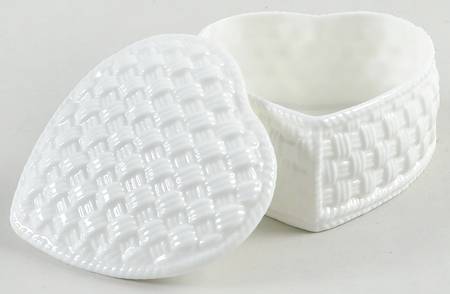 Tiffany Weave Heart Shape Box & Lid