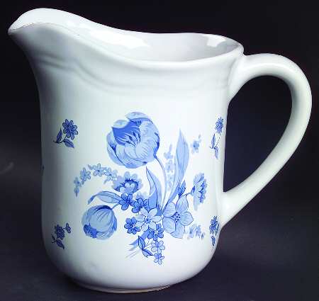 Jardin Bleu 32 Oz Pitcher