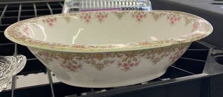 TRV212 9" Oval Vegetable Bowl
