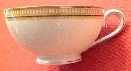 TIR189 Footed Cup