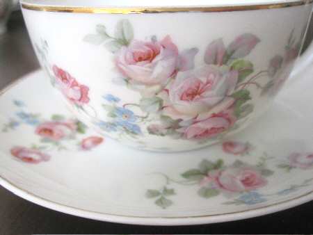 THU155 Flat Cup & Saucer Set