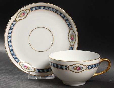 3335 Flat Cup & Saucer Set