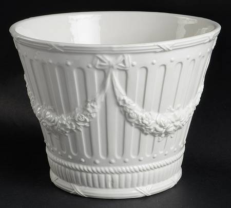 White Garland 7" Cachepot