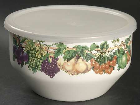 Kensington Garden 9" Metal Bowl with Plastic Lid