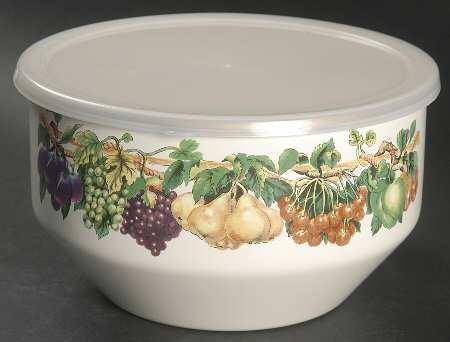Kensington Garden 8" Metal Bowl W/Plastic Lid