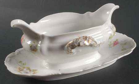 TRV217 Gravy Boat with Attached Underplate