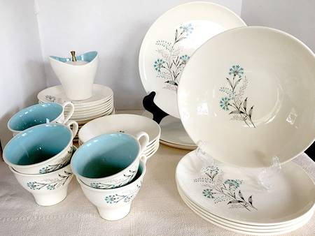 TST393 9" Round Vegetable Bowl