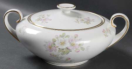 Apple Blossom (Cream Background) Round Covered Vegetable