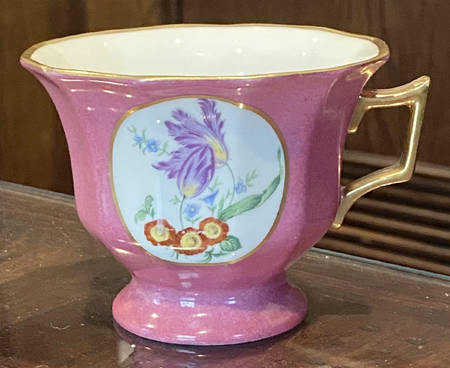 TRV247 Footed Cup