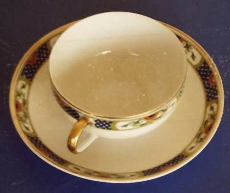 TRV158 Flat Cup & Saucer Set