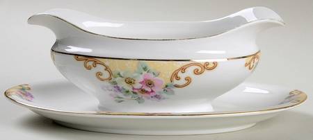 THU163 Gravy Boat with Attached Underplate