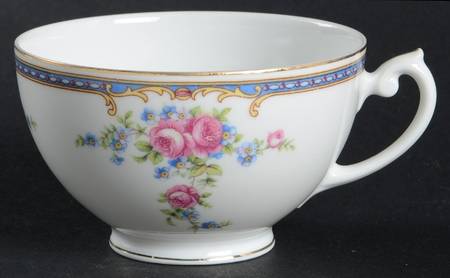 THU165 Footed Cup