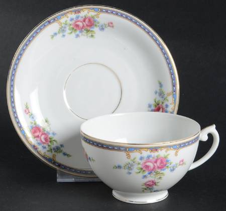 THU165 Footed Cup & Saucer Set