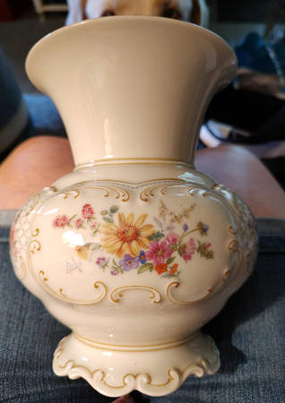 TIR225 8" Vase