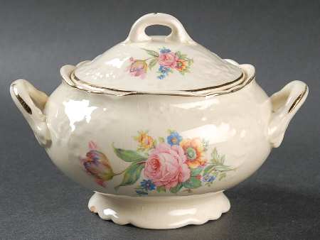 1823 (Fairway Shape) Sugar Bowl & Lid