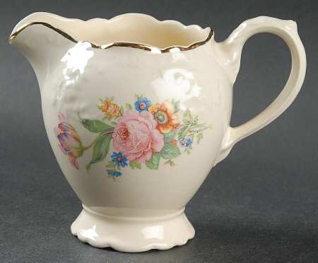 1823 (Fairway Shape) Creamer