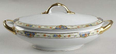 Granada Oval Covered Vegetable