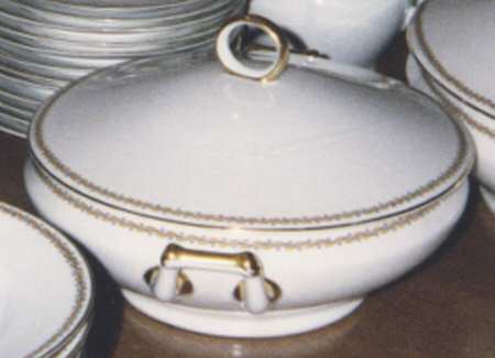 2790 Round Covered Vegetable