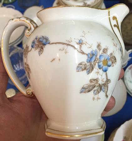 TRV272 Creamer