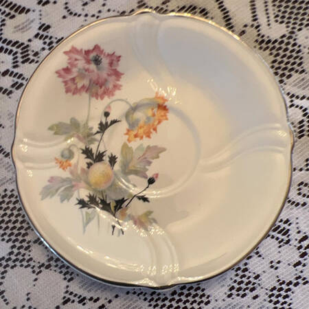 TST438 Saucer