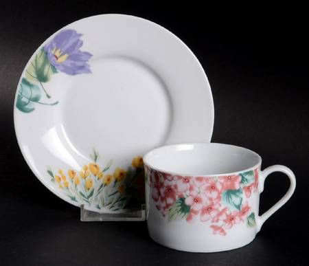 Belle Fleurs Flat Cup & Saucer Set