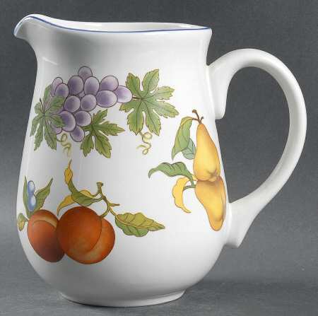 Essence 72 Oz Pitcher