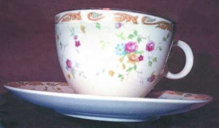 TST407 Footed Cup & Saucer Set
