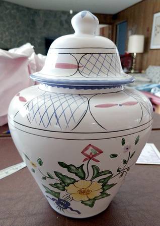 Lisbon Medium Ginger Jar & Lid
