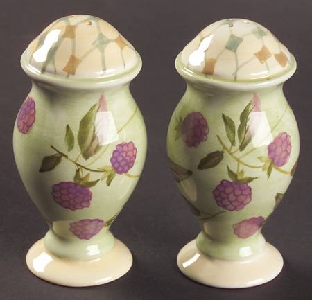 Evelyn Salt & Pepper Set
