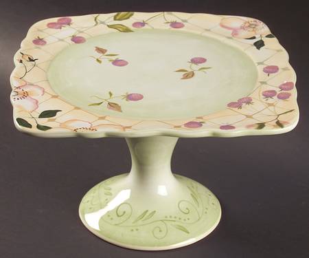 Evelyn 11" Diameter Pedestal Cake Stand