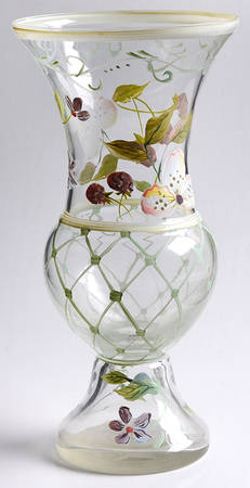 Evelyn 9" Glassware Vase