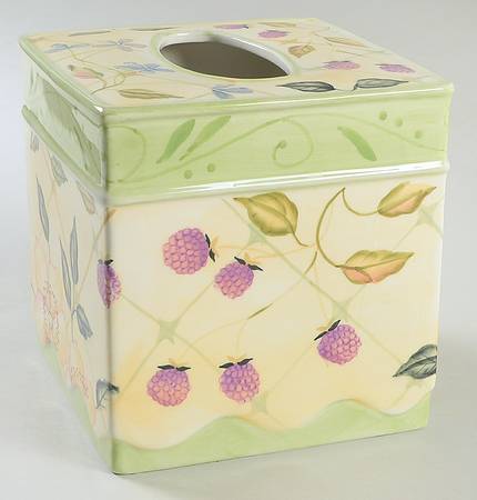 Evelyn Square Tissue Box Cover