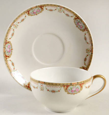 7390 Flat Cup & Saucer Set by Tressemanes & Vogt