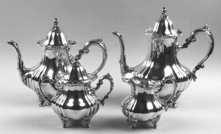 Louis Philippe (Silverplate, Hollowware) (4 Piece) Silverplate Tea Set