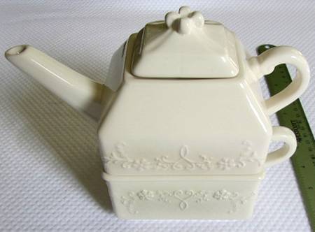 Lace White Individual Teapot & Lid with Cup