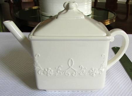 Lace White Teapot & Lid