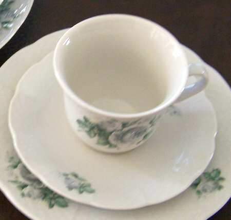 THU192 Flat Cup & Saucer Set