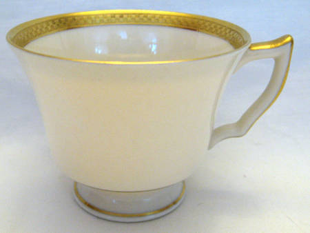 TAT21 Footed Demitasse Cup