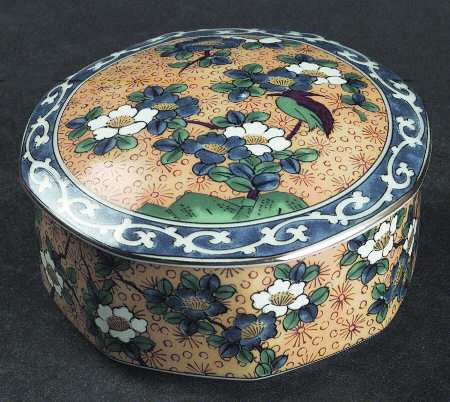Kutani Round Box & Lid