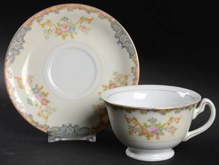 TAO3 Footed Cup & Saucer Set