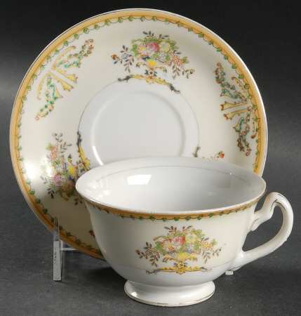 TAO5 Footed Cup & Saucer Set