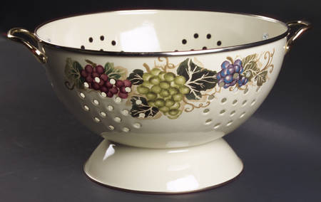 Cabernet (Semi Scallop, Rippled) Metal Colander