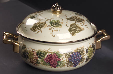 Cabernet (Semi Scallop, Rippled) 3 Quart Metal Covered Casserole