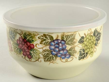 Cabernet (Semi Scallop, Rippled) 8" Metal Mixing Bowl & Plastic Lid by Tabletops Unlimited