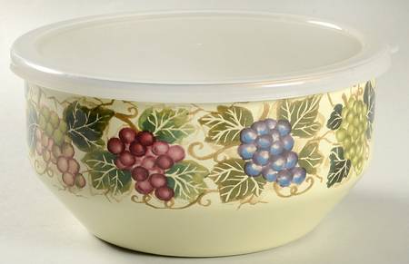Cabernet (Semi Scallop, Rippled) 7" Metal Mixing Bowl & Plastic Lid by Tabletops Unlimited
