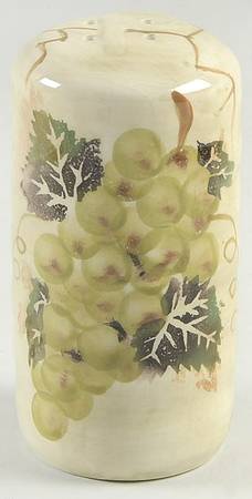Cabernet (Semi Scallop, Rippled) Pepper Shaker