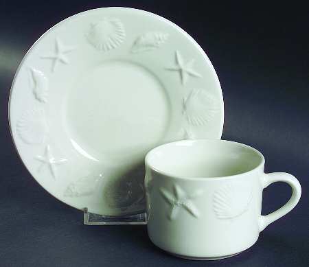 Coquille Flat Cup & Saucer Set