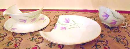THU217 Gravy Boat with Attached Underplate