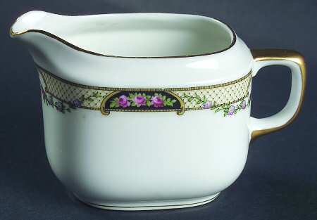 THU226 Creamer